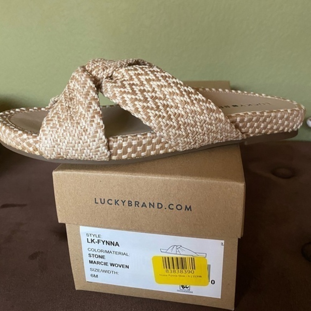 NIB--Lucky Brand Stone Synna Slide Sandals